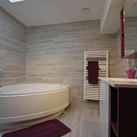 Maison De Charme Avec Et Veranda - Proche Thermes De Vittel Et Cite Des Images - Fr-1-589-252 Vakantiehuis *