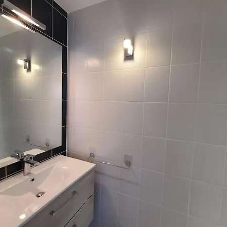 Maison De Charme Avec Et Veranda - Proche Thermes De Vittel Et Cite Des Images - Fr-1-589-252 Velotte-et-Tatignecourt