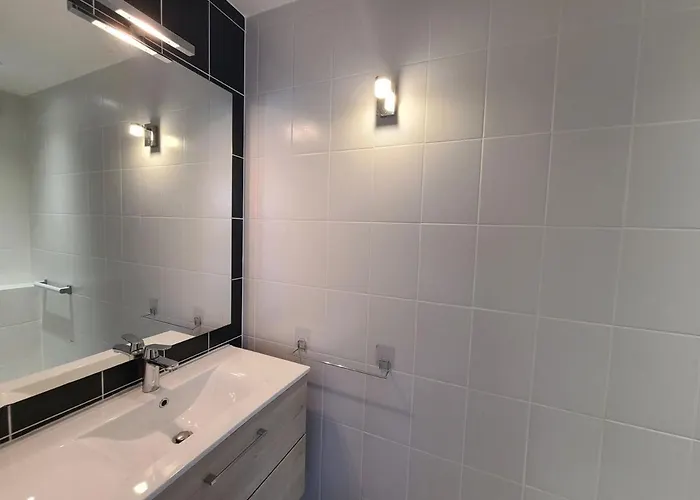 Maison De Charme Avec Et Veranda - Proche Thermes De Vittel Et Cite Des Images - Fr-1-589-252 Velotte-et-Tatignecourt